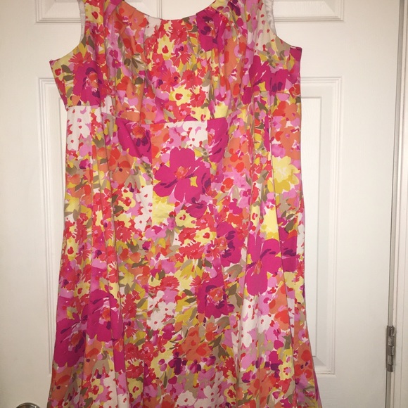 Floral dress - Picture 2 of 3